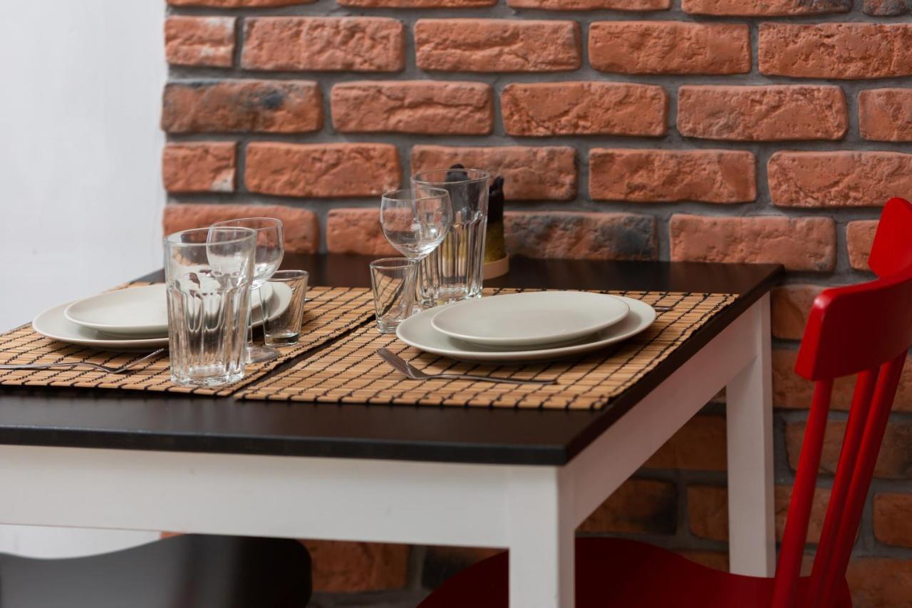 Downtown Studio Apartment Poznanska By Renters Varşovia Exterior foto